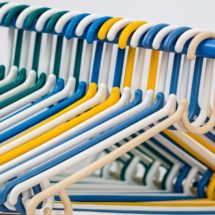 clothes-hangers-582212_1920